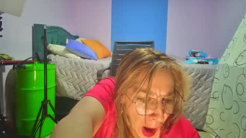 Snapshot of alexa472 chatting on 12-25-24, 08:40 Alexa online show from 12-25-24, 08:40