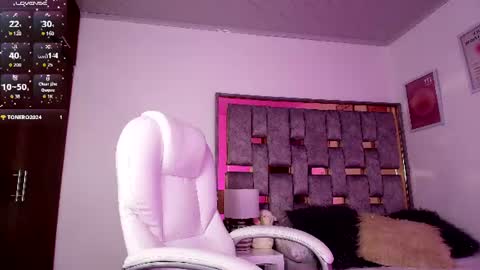 Snapshot of alexa_candy_18 chatting on 06-12-26, 12:20 Alexa online show from 06-12-26, 12:20
