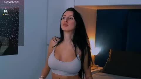 Snapshot of alexa_clarks chatting on 05-04-26, 09:05 Alexa online show from 05-04-26, 09:05