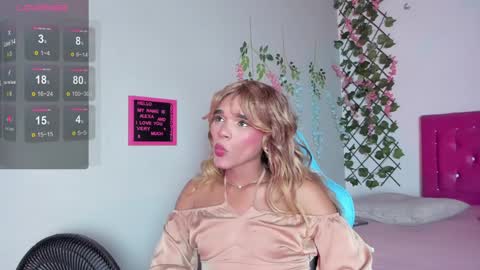 Snapshot of alexa_cutee chatting on 12-23-24, 10:42 Dani online show from 12-23-24, 10:42