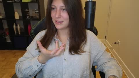 dont be afraid to click social media link its  working  just click on that  online show from 10-13-25, 11:16