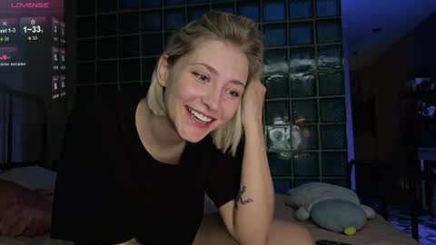 Snapshot of alexa_novak chatting on 06-13-26, 02:53 Alexa online show from 06-13-26, 02:53