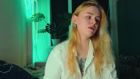 Snapshot of alexa_pirs chatting on 03-04-25, 10:38 alexa_pirs online show from 03-04-25, 10:38