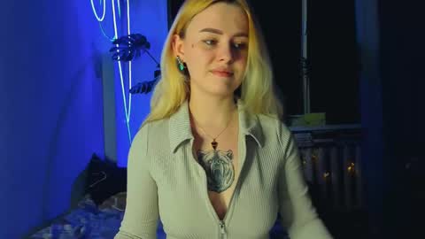 Snapshot of alexa_pirs chatting on 03-09-25, 09:14 alexa_pirs online show from 03-09-25, 09:14