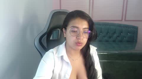 Snapshot of alexa_romero_t chatting on 09-16-25, 11:44 Alexandra online show from 09-16-25, 11:44