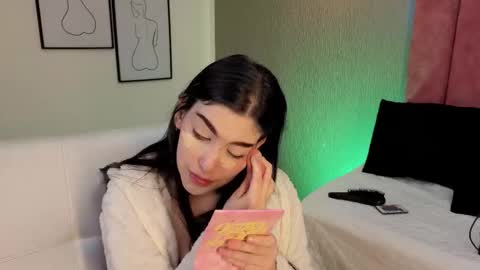 Alexa Thaylor online show from 12-20-25, 03:19