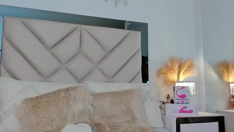 alexa_tobar online show from 09-17-25, 07:48