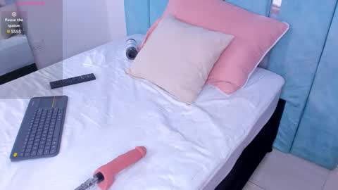 Snapshot of alexaa_small chatting on 02-12-25, 11:51 alexaa_small online show from 02-12-25, 11:51