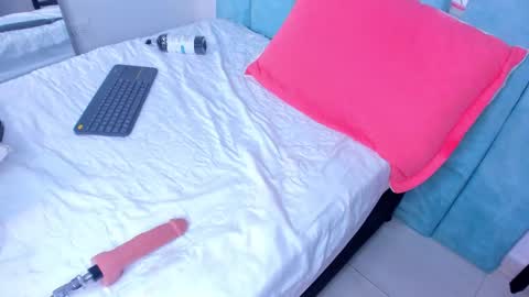Snapshot of alexaa_small chatting on 03-10-25, 03:20 alexaa_small online show from 03-10-25, 03:20