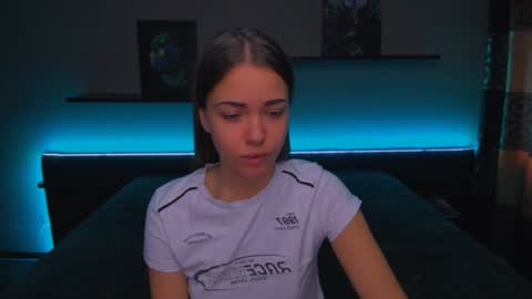 Snapshot of alexabarkley chatting on 12-24-24, 06:11 angel online show from 12-24-24, 06:11