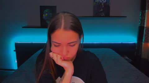 Snapshot of alexabarkley chatting on 12-27-24, 06:24 angel online show from 12-27-24, 06:24