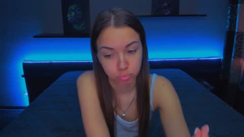 Snapshot of alexabarkley chatting on 12-31-24, 06:16 angel online show from 12-31-24, 06:16