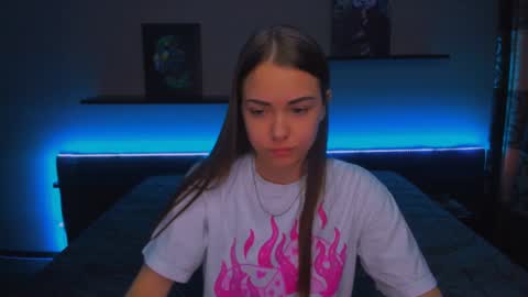 Snapshot of alexabarkley chatting on 01-20-25, 03:15 angel online show from 01-20-25, 03:15