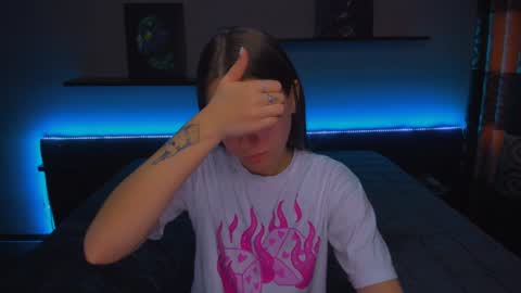 Snapshot of alexabarkley chatting on 01-27-25, 03:26 angel online show from 01-27-25, 03:26