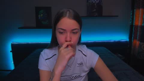 Snapshot of alexabarkley chatting on 01-28-25, 03:15 angel online show from 01-28-25, 03:15