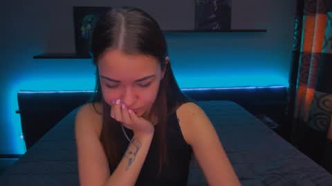 Snapshot of alexabarkley chatting on 01-29-25, 03:12 angel online show from 01-29-25, 03:12