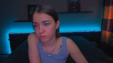 Snapshot of alexabarkley chatting on 02-04-25, 06:46 angel online show from 02-04-25, 06:46