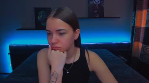 Snapshot of alexabarkley chatting on 02-05-25, 03:13 angel online show from 02-05-25, 03:13