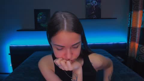 Snapshot of alexabarkley chatting on 02-05-25, 06:13 angel online show from 02-05-25, 06:13