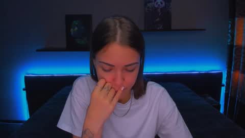 Snapshot of alexabarkley chatting on 02-11-25, 06:08 angel online show from 02-11-25, 06:08