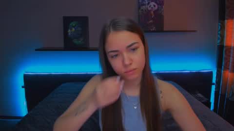 Snapshot of alexabarkley chatting on 02-17-25, 03:15 angel online show from 02-17-25, 03:15