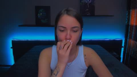 Snapshot of alexabarkley chatting on 02-18-25, 06:37 angel online show from 02-18-25, 06:37