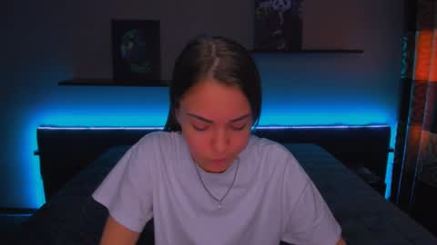 Snapshot of alexabarkley chatting on 02-19-25, 06:33 angel online show from 02-19-25, 06:33