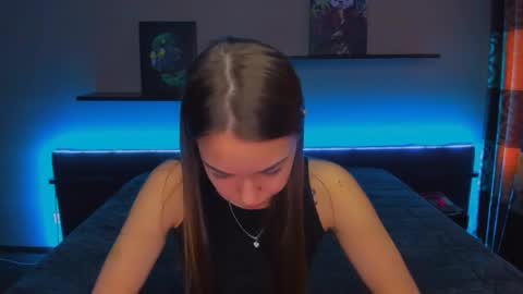 Snapshot of alexabarkley chatting on 03-10-25, 03:23 angel online show from 03-10-25, 03:23