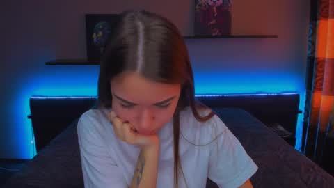 Snapshot of alexabarkley chatting on 03-11-25, 03:16 angel online show from 03-11-25, 03:16