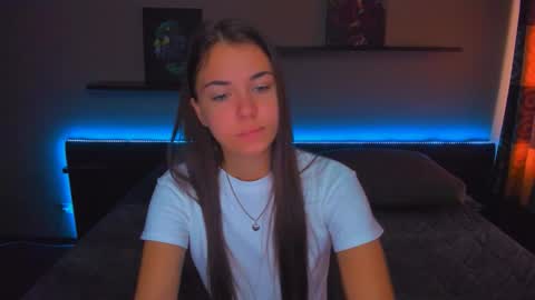 Snapshot of alexabarkley chatting on 09-09-25, 12:21 angel online show from 09-09-25, 12:21