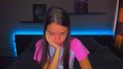 Snapshot of alexabarkley chatting on 09-11-25, 12:22 angel online show from 09-11-25, 12:22