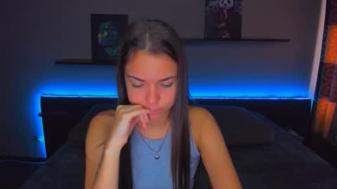 Snapshot of alexabarkley chatting on 09-12-25, 12:22 angel online show from 09-12-25, 12:22