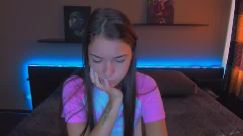 Snapshot of alexabarkley chatting on 09-16-25, 12:33 angel online show from 09-16-25, 12:33