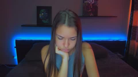 Snapshot of alexabarkley chatting on 10-09-25, 12:19 angel online show from 10-09-25, 12:19