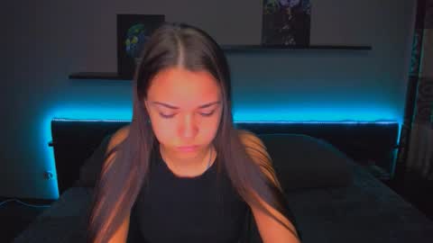 Snapshot of alexabarkley chatting on 10-15-25, 12:11 angel online show from 10-15-25, 12:11