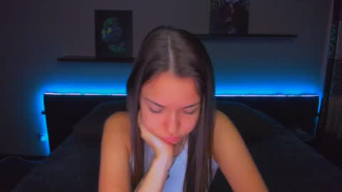 Snapshot of alexabarkley chatting on 10-16-25, 12:33 angel online show from 10-16-25, 12:33