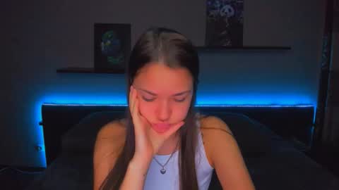 Snapshot of alexabarkley chatting on 10-20-25, 12:11 angel online show from 10-20-25, 12:11