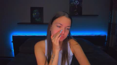 Snapshot of alexabarkley chatting on 10-27-25, 12:15 angel online show from 10-27-25, 12:15