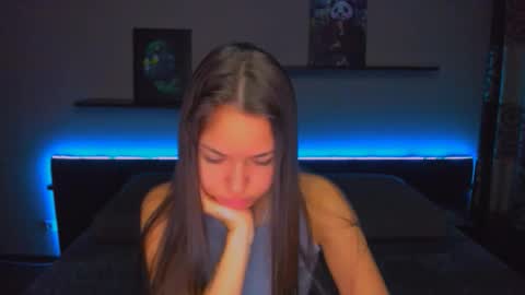 Snapshot of alexabarkley chatting on 10-28-25, 12:25 angel online show from 10-28-25, 12:25