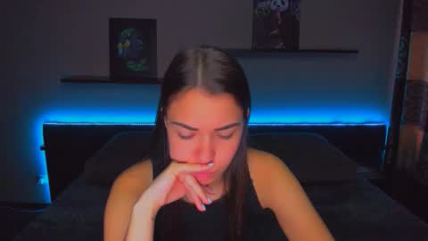 Snapshot of alexabarkley chatting on 10-29-25, 01:30 angel online show from 10-29-25, 01:30