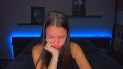 Snapshot of alexabarkley chatting on 11-03-25, 12:46 angel online show from 11-03-25, 12:46