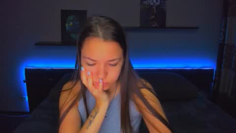 Snapshot of alexabarkley chatting on 11-11-25, 12:21 angel online show from 11-11-25, 12:21