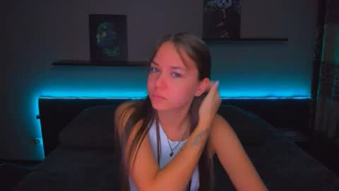 Snapshot of alexabarkley chatting on 12-15-25, 12:15 angel online show from 12-15-25, 12:15