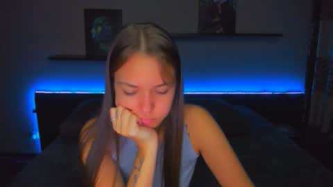 Snapshot of alexabarkley chatting on 12-19-25, 12:28 angel online show from 12-19-25, 12:28