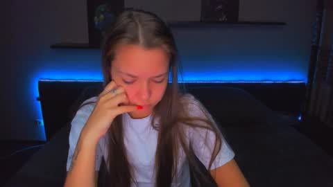 Snapshot of alexabarkley chatting on 01-08-26, 12:35 angel online show from 01-08-26, 12:35