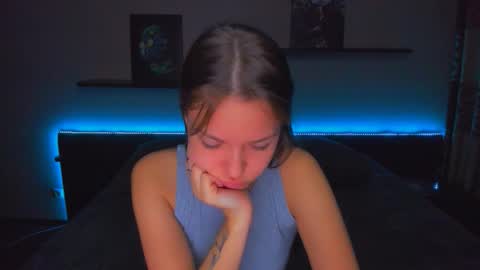 Snapshot of alexabarkley chatting on 01-09-26, 12:24 angel online show from 01-09-26, 12:24