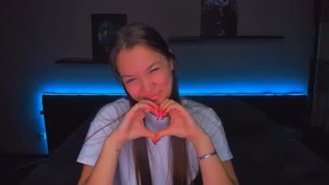 Snapshot of alexabarkley chatting on 01-13-26, 12:27 angel online show from 01-13-26, 12:27