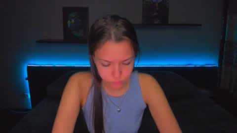 Snapshot of alexabarkley chatting on 01-16-26, 12:36 angel online show from 01-16-26, 12:36