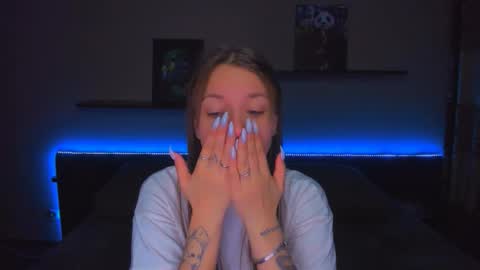 Snapshot of alexabarkley chatting on 02-10-26, 12:15 angel online show from 02-10-26, 12:15