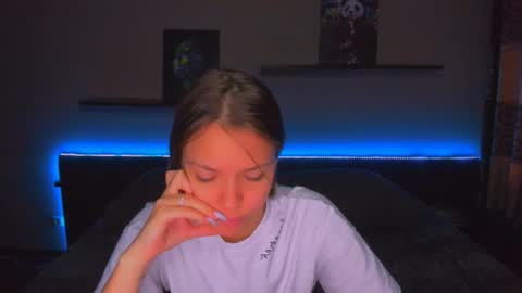 Snapshot of alexabarkley chatting on 02-12-26, 01:22 angel online show from 02-12-26, 01:22